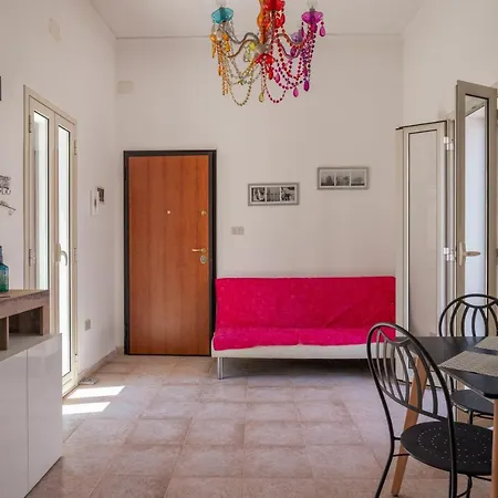 Casa Ferrito - *